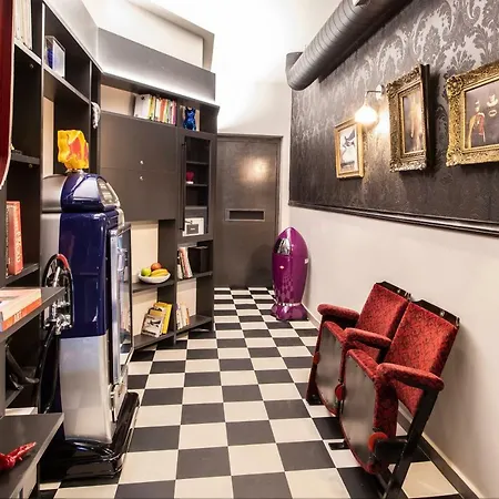 Bespoke House Aparthotel