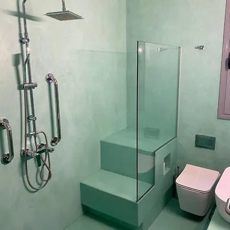Aparthotel Bespoke House 3*