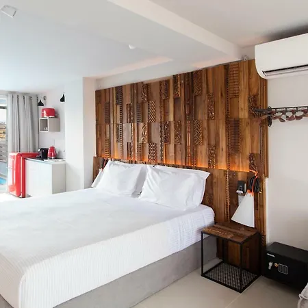 Bespoke House Aparthotel