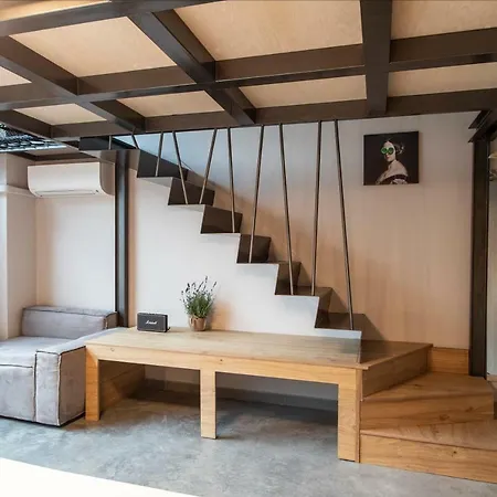Aparthotel Bespoke House