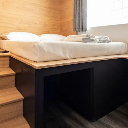Aparthotel Bespoke House 3*