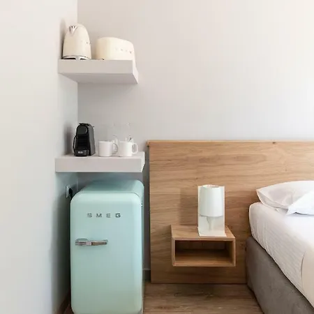 Bespoke House Aparthotel 3*